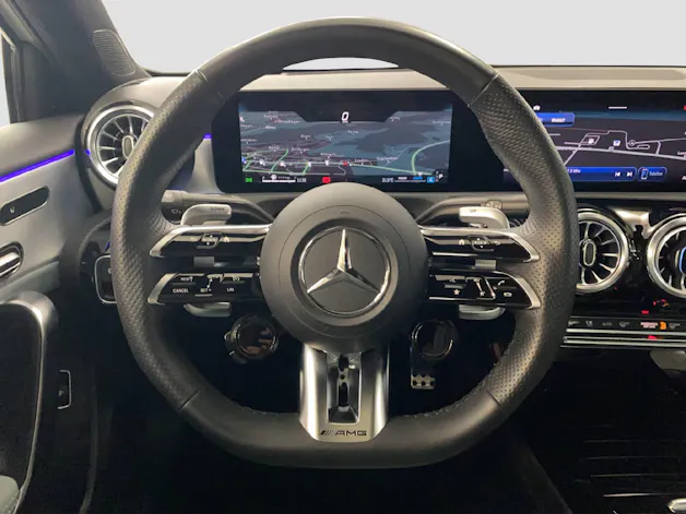 MERCEDES-BENZ A 35 AMG 4MATIC Limousine