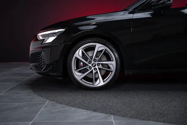 AUDI S3 Limousine 2.0 TFSI quattro S-Tronic / Sportsitze / Sportlenkrad / Virtual Cockpit