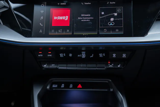 AUDI S3 Limousine 2.0 TFSI quattro S-Tronic / Sportsitze / Sportlenkrad / Virtual Cockpit
