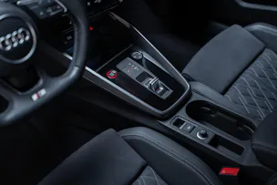 AUDI S3 Limousine 2.0 TFSI quattro S-Tronic / Sportsitze / Sportlenkrad / Virtual Cockpit