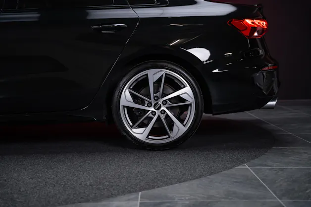 AUDI S3 Limousine 2.0 TFSI quattro S-Tronic / Sportsitze / Sportlenkrad / Virtual Cockpit