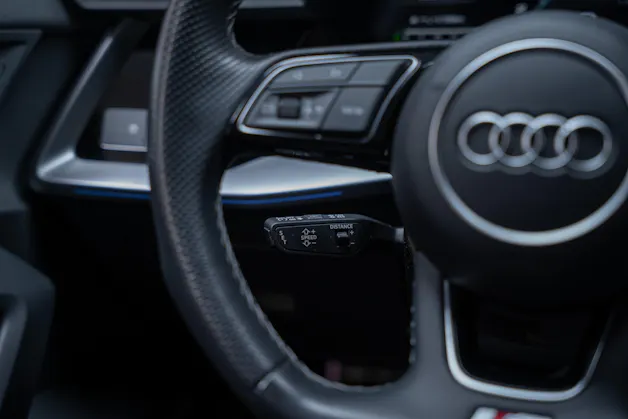 AUDI S3 Limousine 2.0 TFSI quattro S-Tronic / Sportsitze / Sportlenkrad / Virtual Cockpit