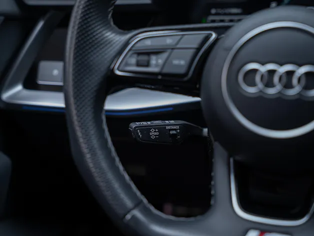 AUDI S3 Limousine 2.0 TFSI quattro S-Tronic / Sportsitze / Sportlenkrad / Virtual Cockpit