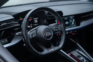 AUDI S3 Limousine 2.0 TFSI quattro S-Tronic / Sportsitze / Sportlenkrad / Virtual Cockpit