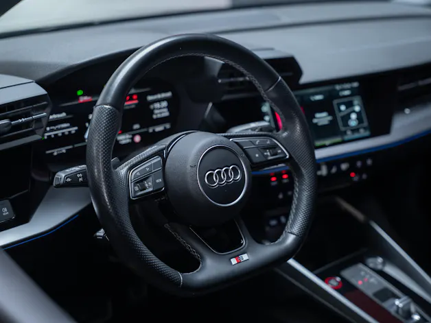 AUDI S3 Limousine 2.0 TFSI quattro S-Tronic / Sportsitze / Sportlenkrad / Virtual Cockpit
