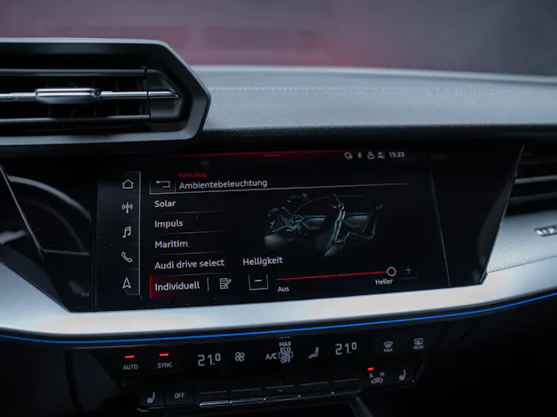 AUDI S3 Limousine 2.0 TFSI quattro S-Tronic / Sportsitze / Sportlenkrad / Virtual Cockpit