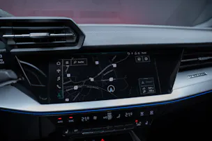 AUDI S3 Limousine 2.0 TFSI quattro S-Tronic / Sportsitze / Sportlenkrad / Virtual Cockpit
