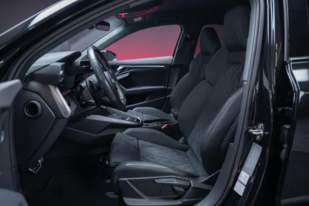 AUDI S3 Limousine 2.0 TFSI quattro S-Tronic / Sportsitze / Sportlenkrad / Virtual Cockpit