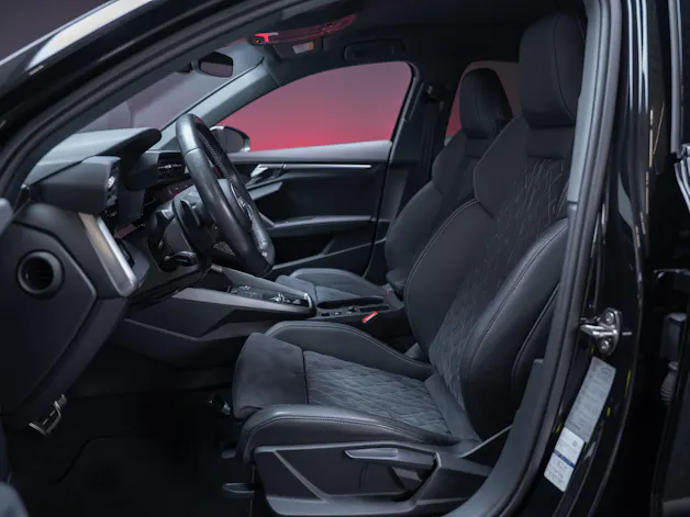 AUDI S3 Limousine 2.0 TFSI quattro S-Tronic / Sportsitze / Sportlenkrad / Virtual Cockpit