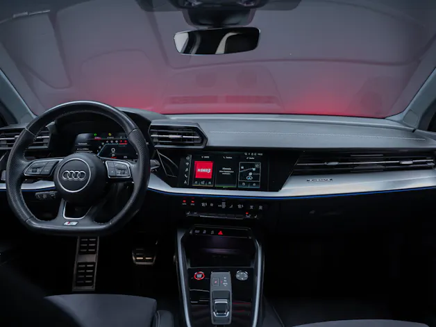 AUDI S3 Limousine 2.0 TFSI quattro S-Tronic / Sportsitze / Sportlenkrad / Virtual Cockpit