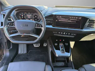 AUDI Q4 e-tron 45 Attraction quattro