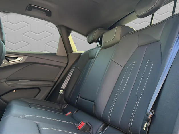 AUDI Q4 e-tron 45 Attraction quattro