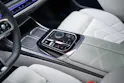 BMW 740d xDrive M Sport / Iconic Glow / Sky Lounge