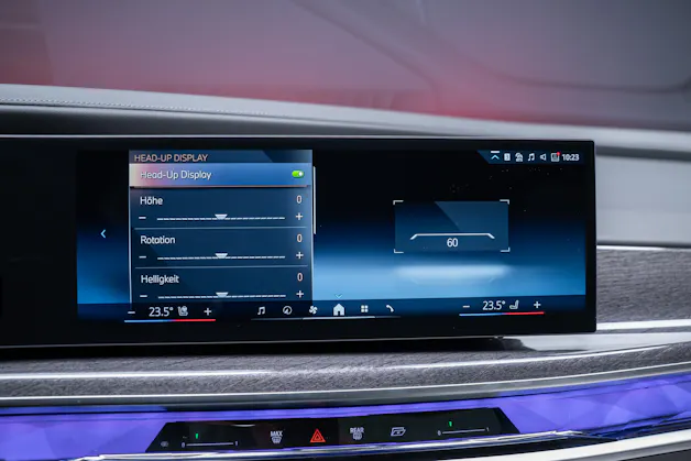 BMW 740d xDrive M Sport / Iconic Glow / Sky Lounge