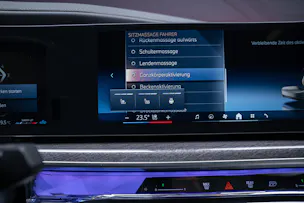 BMW 740d xDrive M Sport / Iconic Glow / Sky Lounge
