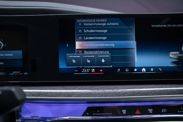 BMW 740d xDrive M Sport / Iconic Glow / Sky Lounge