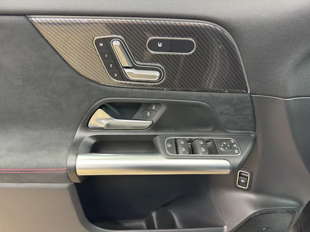 MERCEDES-BENZ GLA 250 4Matic 8G-DCT