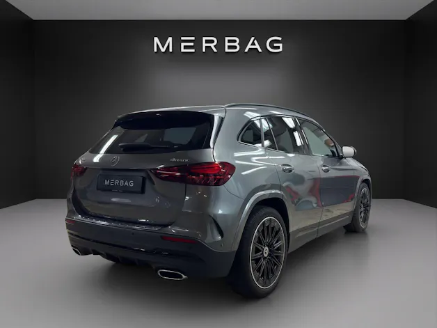 MERCEDES-BENZ GLA 250 4Matic 8G-DCT