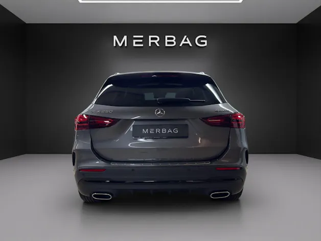 MERCEDES-BENZ GLA 250 4Matic 8G-DCT
