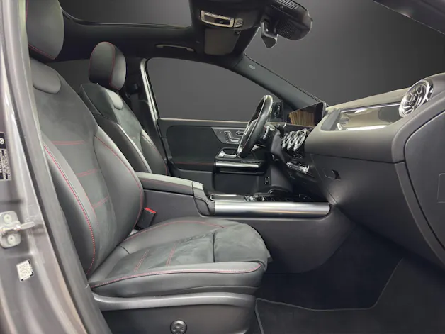 MERCEDES-BENZ GLA 250 4Matic 8G-DCT