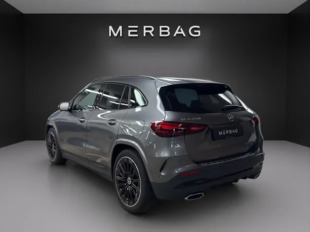 MERCEDES-BENZ GLA 250 4Matic 8G-DCT