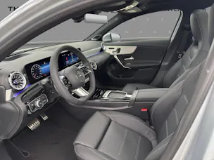 MERCEDES-BENZ A 250 4M - AMG / DISTRONIC / 360 Grad Kamera / Soundsystem