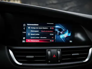 ALFA ROMEO Giulia 2.0 Intensa Q4 AT8 *SOFORT Verfügbar*Werksgarantie*Panorama*Harman/Kardon*