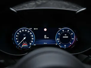ALFA ROMEO Giulia 2.0 Intensa Q4 AT8 *SOFORT Verfügbar*Werksgarantie*Panorama*Harman/Kardon*