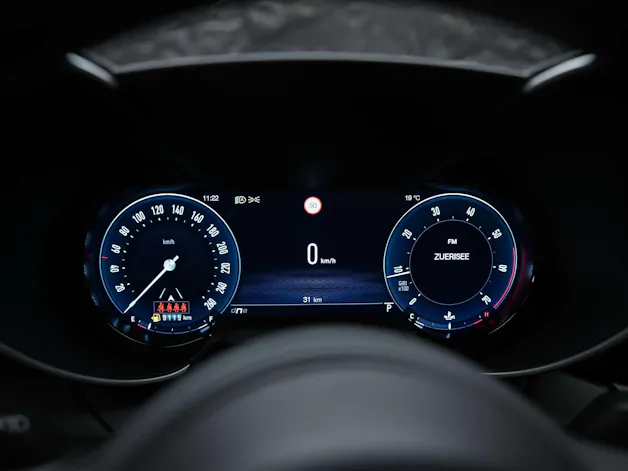 ALFA ROMEO Giulia 2.0 Intensa Q4 AT8 *SOFORT Verfügbar*Werksgarantie*Panorama*Harman/Kardon*