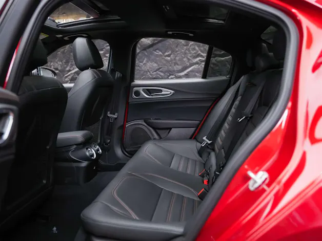 ALFA ROMEO Giulia 2.0 Intensa Q4 AT8 *SOFORT Verfügbar*Werksgarantie*Panorama*Harman/Kardon*