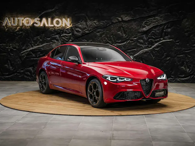 ALFA ROMEO Giulia 2.0 Intensa Q4 AT8 *SOFORT Verfügbar*Werksgarantie*Panorama*Harman/Kardon*