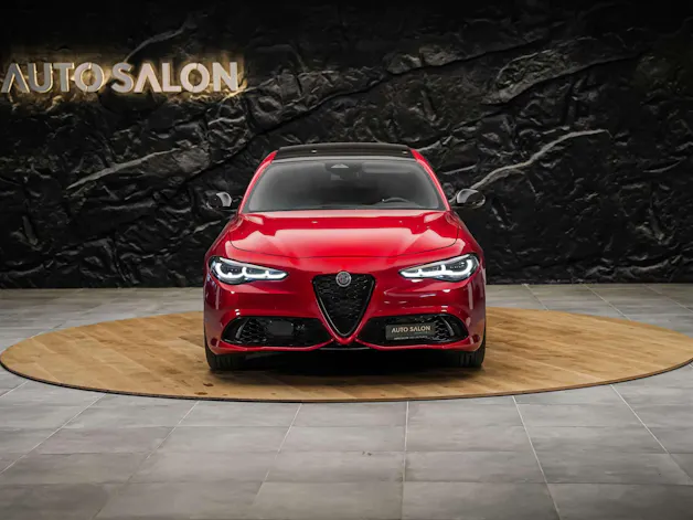 ALFA ROMEO Giulia 2.0 Intensa Q4 AT8 *SOFORT Verfügbar*Werksgarantie*Panorama*Harman/Kardon*