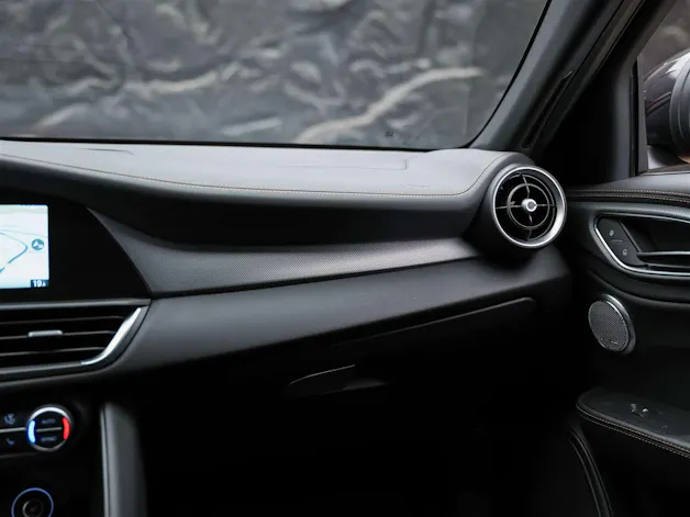 ALFA ROMEO Giulia 2.0 Intensa Q4 AT8 *SOFORT Verfügbar*Werksgarantie*Panorama*Harman/Kardon*