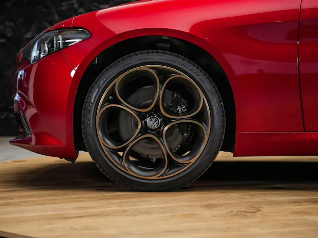ALFA ROMEO Giulia 2.0 Intensa Q4 AT8 *SOFORT Verfügbar*Werksgarantie*Panorama*Harman/Kardon*