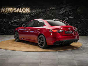 ALFA ROMEO Giulia 2.0 Intensa Q4 AT8 *SOFORT Verfügbar*Werksgarantie*Panorama*Harman/Kardon*