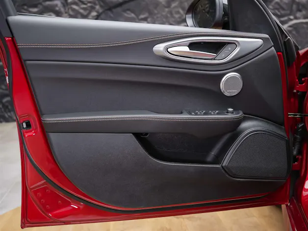 ALFA ROMEO Giulia 2.0 Intensa Q4 AT8 *SOFORT Verfügbar*Werksgarantie*Panorama*Harman/Kardon*