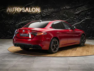 ALFA ROMEO Giulia 2.0 Intensa Q4 AT8 *SOFORT Verfügbar*Werksgarantie*Panorama*Harman/Kardon*
