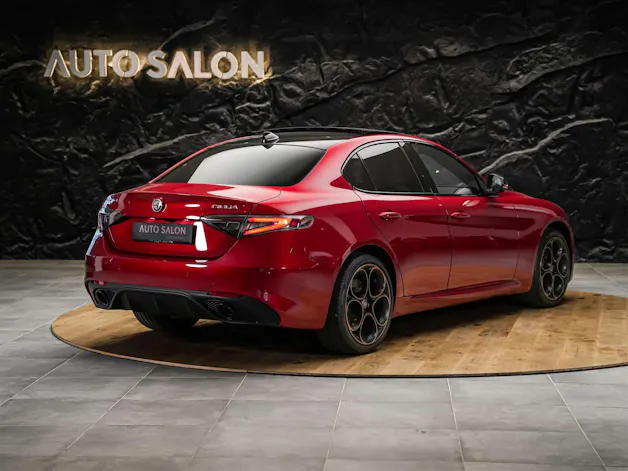 ALFA ROMEO Giulia 2.0 Intensa Q4 AT8 *SOFORT Verfügbar*Werksgarantie*Panorama*Harman/Kardon*