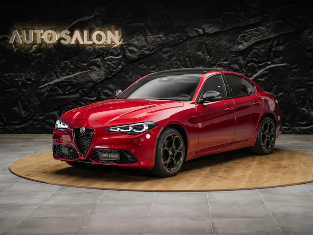 ALFA ROMEO Giulia 2.0 Intensa Q4 AT8 *SOFORT Verfügbar*Werksgarantie*Panorama*Harman/Kardon*