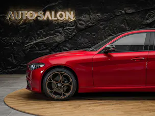 ALFA ROMEO Giulia 2.0 Intensa Q4 AT8 *SOFORT Verfügbar*Werksgarantie*Panorama*Harman/Kardon*