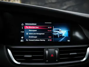 ALFA ROMEO Giulia 2.0 Intensa Q4 AT8 *SOFORT Verfügbar*Werksgarantie*Panorama*Harman/Kardon*