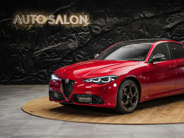 ALFA ROMEO Giulia 2.0 Intensa Q4 AT8 *SOFORT Verfügbar*Werksgarantie*Panorama*Harman/Kardon*
