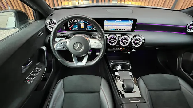 MERCEDES-BENZ A 200 AMG LINE NIGHT 7G-DCT l 163 PS