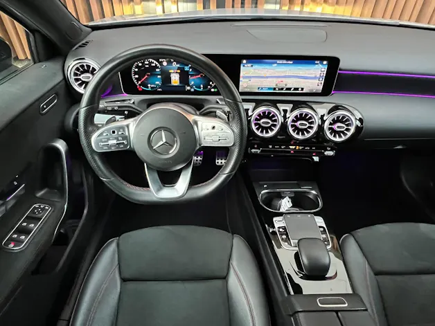 MERCEDES-BENZ A 200 AMG LINE NIGHT 7G-DCT l 163 PS