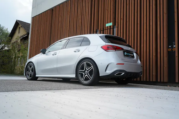 MERCEDES-BENZ A 200 AMG LINE NIGHT 7G-DCT l 163 PS