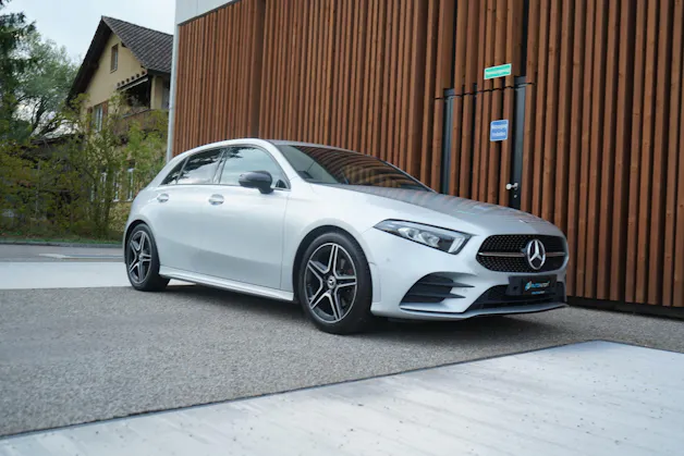 MERCEDES-BENZ A 200 AMG LINE NIGHT 7G-DCT l 163 PS