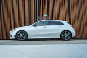 MERCEDES-BENZ A 200 AMG LINE NIGHT 7G-DCT l 163 PS