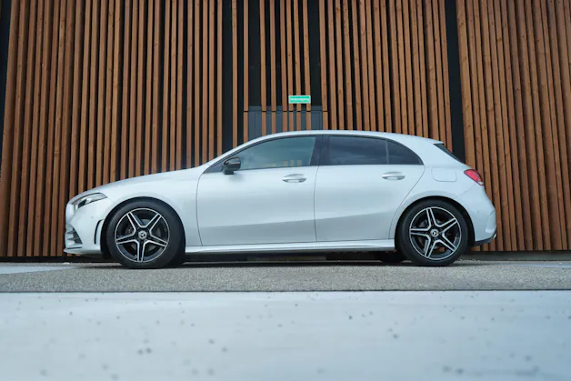 MERCEDES-BENZ A 200 AMG LINE NIGHT 7G-DCT l 163 PS