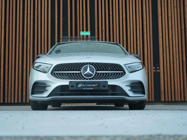 MERCEDES-BENZ A 200 AMG LINE NIGHT 7G-DCT l 163 PS