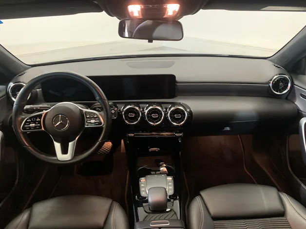 MERCEDES-BENZ A 180 d